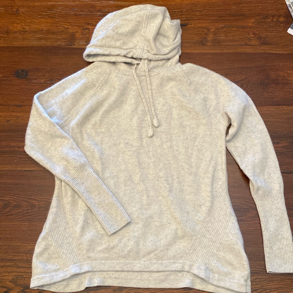 Vineyard Vines cashmere light pullover